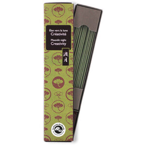 Volatile Wierook moonlit night